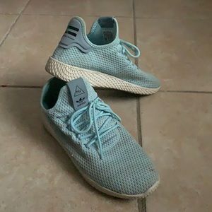 Pharrell hu tennis shoes